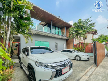 *******อาคารพาณิชย์มือสอง ย่านนนทบุรี ม.สายัณห์1 ติวานนท์ เนื้อที่กว่า 72 ตร.ว. ฟังก์ชัน 4 ห้องนอน 5 ห้องน้ำ จอดรถได้ถึง 3 คัน แถมฟรี !! เครื่องปรับอากาศ 6 เครื่อง สุดยอดทำเลหายาก! ใกล้เดอะมอลล์งามวงศ์วาน จุดขึ้นทางด่วน "งามวงศ์วาน" และรถไฟฟ้า "สถานีสนามบินน้ำ" ! ที่จะตอบโจทย์ชีวิตคนเมืองได้อย่างครบครัน